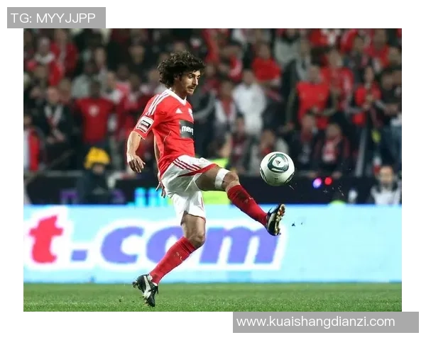 把足球当篮球踢的球星：盘点那些独特球技的传奇人物