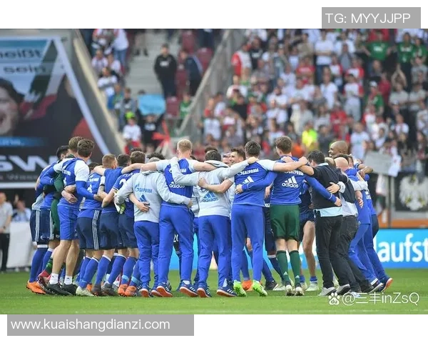 绿茵战火再燃球星凌空劲射点燃全场激情瞬间